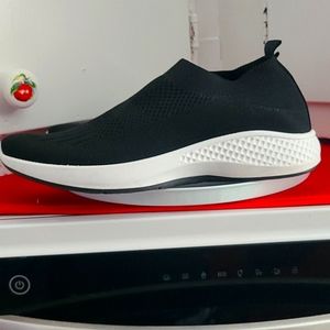 Women's Black Athletic Shoes